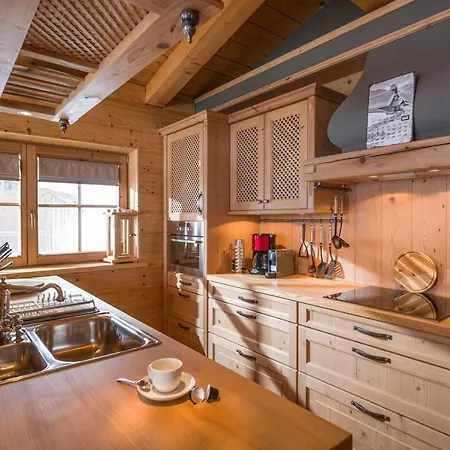 Semesterbostad Haus Bella *